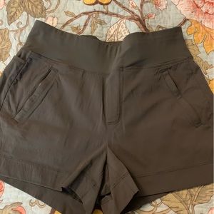 Athleta Trekkie North Shorts Size 10 EUC